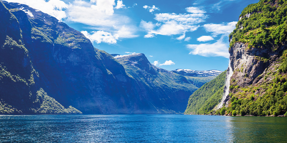 lac-norvege-route-des-trolls